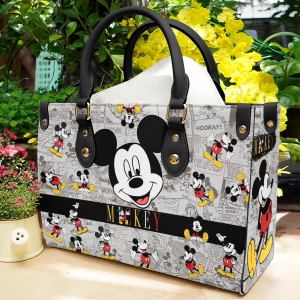 Mickey Mouse Leather Bag Handbag Limited 7457 5ac08152 1a89 4e16 80e9 7166eeb804d1.jpg